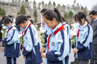 ? Số học sinh vào chung kết trường trung học Nhật Bản lần thứ 102: 55.019